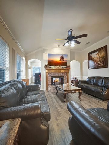 86 Bridgewood Drive, Mansfield, TX 76063