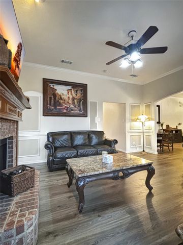 86 Bridgewood Drive, Mansfield, TX 76063