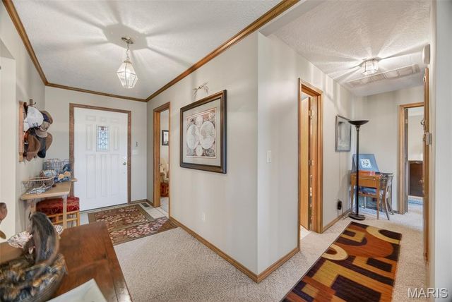 301 Planeview Avenue, Lebanon, MO 65536