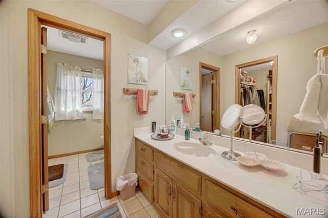 301 Planeview Avenue, Lebanon, MO 65536