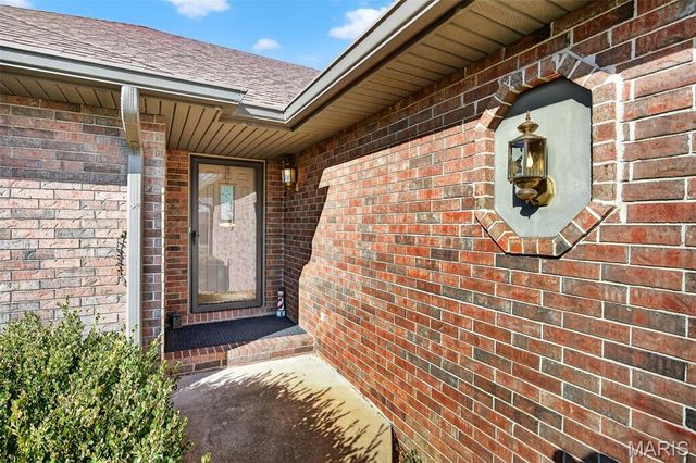 301 Planeview Avenue, Lebanon, MO 65536