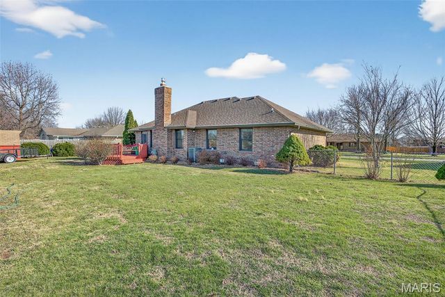 301 Planeview Avenue, Lebanon, MO 65536