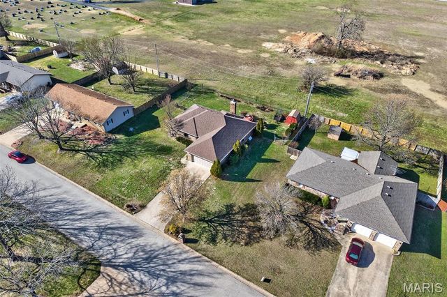 301 Planeview Avenue, Lebanon, MO 65536