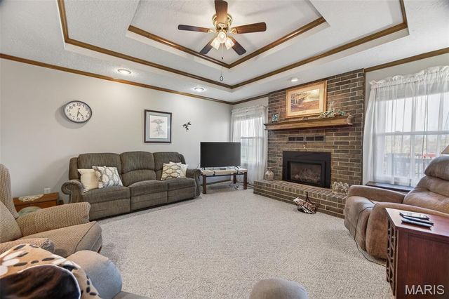 301 Planeview Avenue, Lebanon, MO 65536