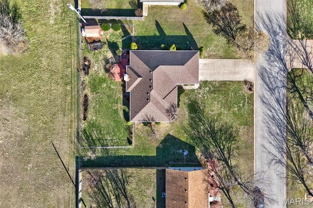 301 Planeview Avenue, Lebanon, MO 65536