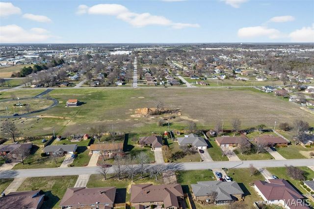 301 Planeview Avenue, Lebanon, MO 65536