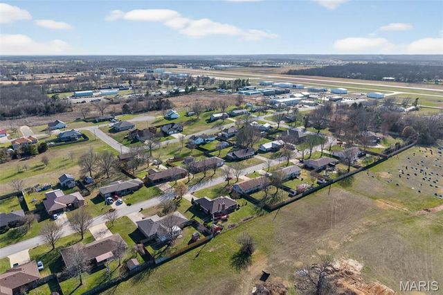 301 Planeview Avenue, Lebanon, MO 65536