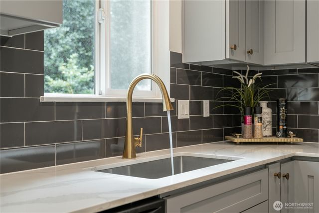 15811 180th Avenue NE, Woodinville, WA 98072