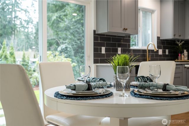 15811 180th Avenue NE, Woodinville, WA 98072