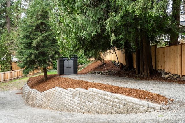 15811 180th Avenue NE, Woodinville, WA 98072