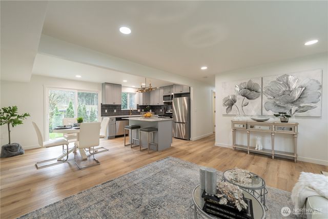 15811 180th Avenue NE, Woodinville, WA 98072