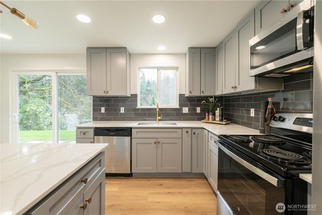 15811 180th Avenue NE, Woodinville, WA 98072