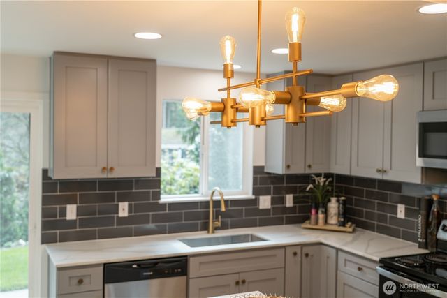 15811 180th Avenue NE, Woodinville, WA 98072