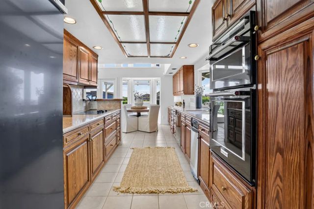2715 Island View Drive, Corona Del Mar, CA 92625