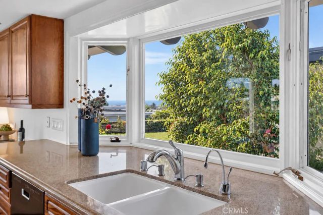 2715 Island View Drive, Corona Del Mar, CA 92625