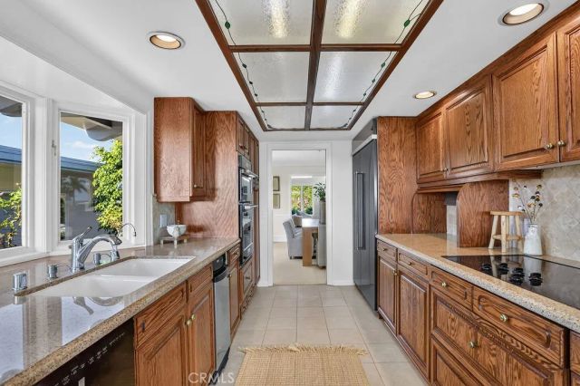 2715 Island View Drive, Corona Del Mar, CA 92625