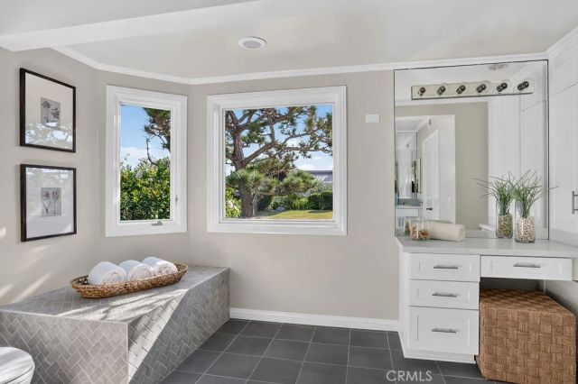 2715 Island View Drive, Corona Del Mar, CA 92625