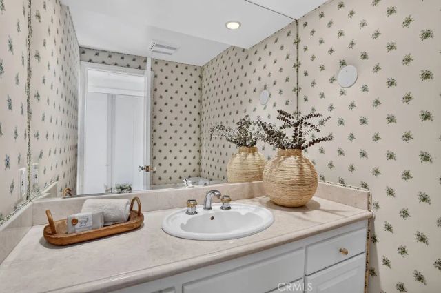 2715 Island View Drive, Corona Del Mar, CA 92625
