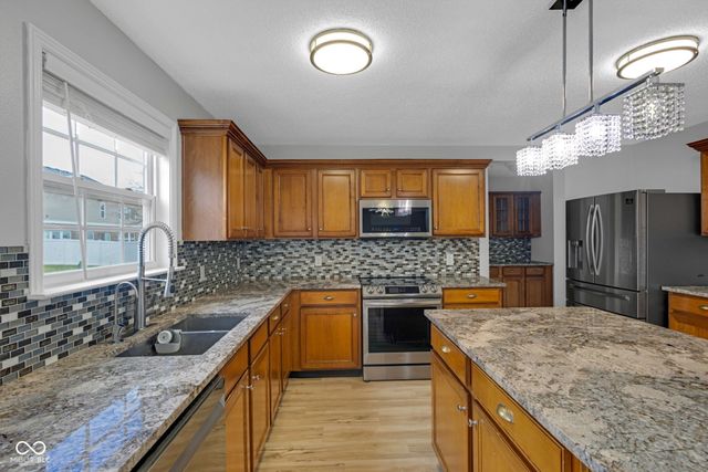 14187 Refreshing Garden Lane, Fishers, IN 46038