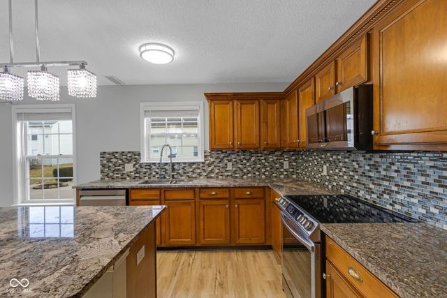 14187 Refreshing Garden Lane, Fishers, IN 46038
