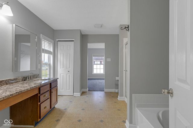 14187 Refreshing Garden Lane, Fishers, IN 46038