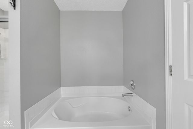 14187 Refreshing Garden Lane, Fishers, IN 46038