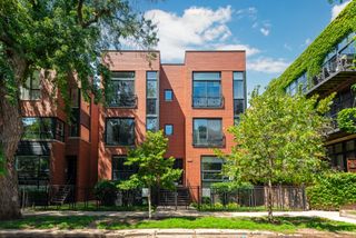2310 W Wabansia Avenue 2W, Chicago, IL 60647
