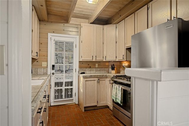 265 Flower, Lake Arrowhead, CA 92352