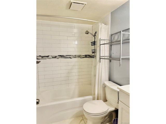 3927 S Pitkin Way, Aurora, CO 80013