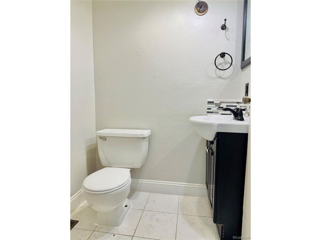 3927 S Pitkin Way, Aurora, CO 80013