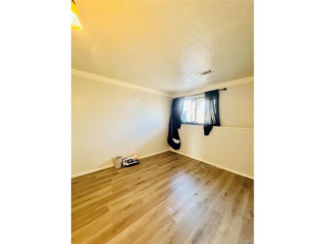 3927 S Pitkin Way, Aurora, CO 80013