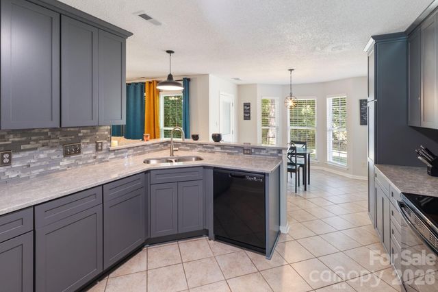 13910 Hatton Cross Drive, Charlotte, NC 28278