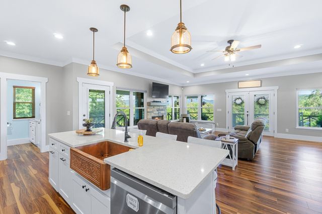 151 County Road 788, Etowah, TN 37331