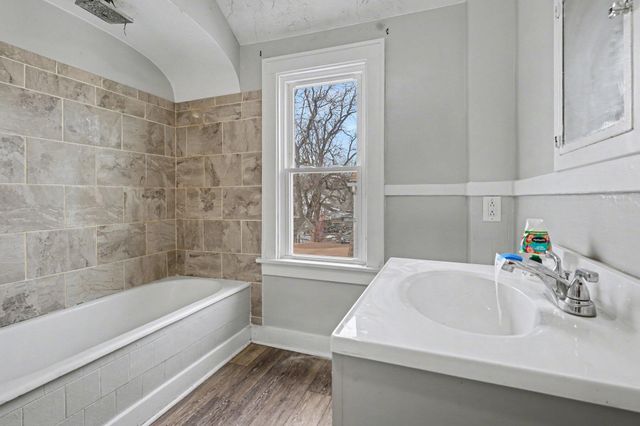 2326 S Burdick Street, Kalamazoo, MI 49001