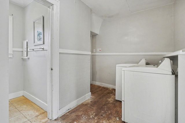 2326 S Burdick Street, Kalamazoo, MI 49001