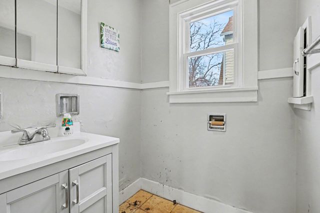 2326 S Burdick Street, Kalamazoo, MI 49001