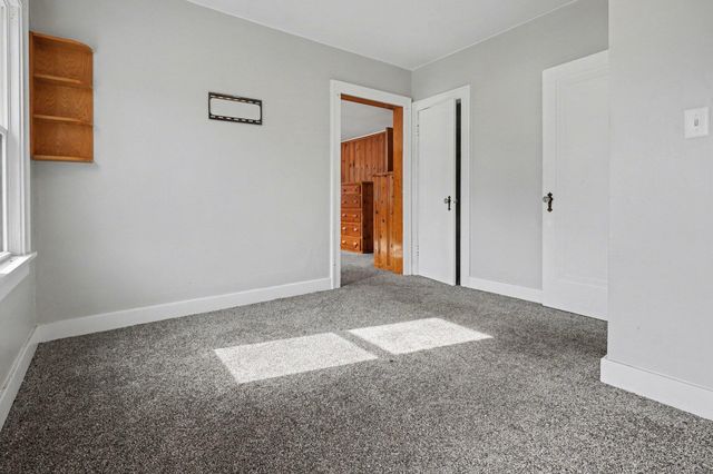 2326 S Burdick Street, Kalamazoo, MI 49001