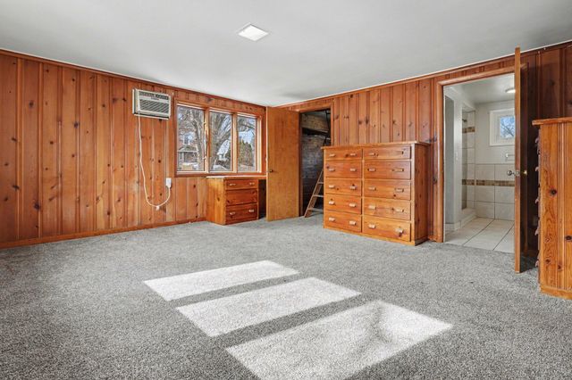 2326 S Burdick Street, Kalamazoo, MI 49001