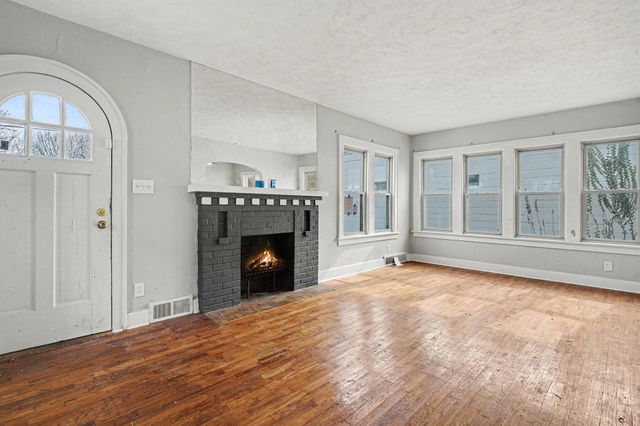 2326 S Burdick Street, Kalamazoo, MI 49001