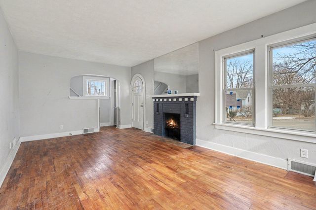 2326 S Burdick Street, Kalamazoo, MI 49001