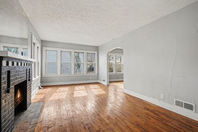 2326 S Burdick Street, Kalamazoo, MI 49001