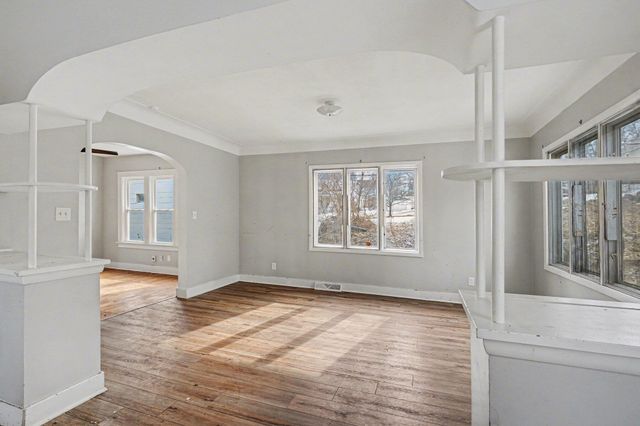 2326 S Burdick Street, Kalamazoo, MI 49001