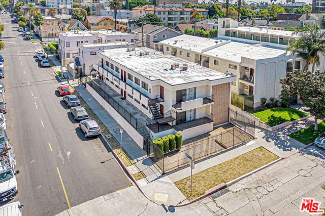 940 S Gramercy Place, Los Angeles, CA 90019