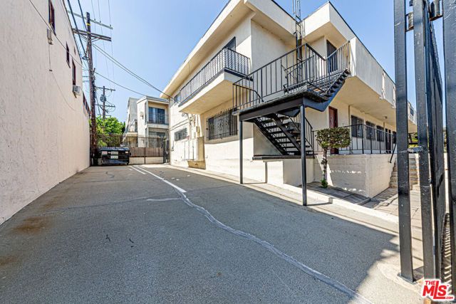 940 S Gramercy Place, Los Angeles, CA 90019