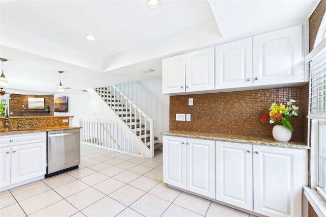 637 PINELLAS BAYWAY S 301, Tierra Verde, FL 33715