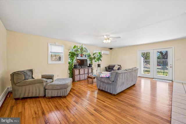 1143 PAWLINGS RD, Norristown, PA 19403