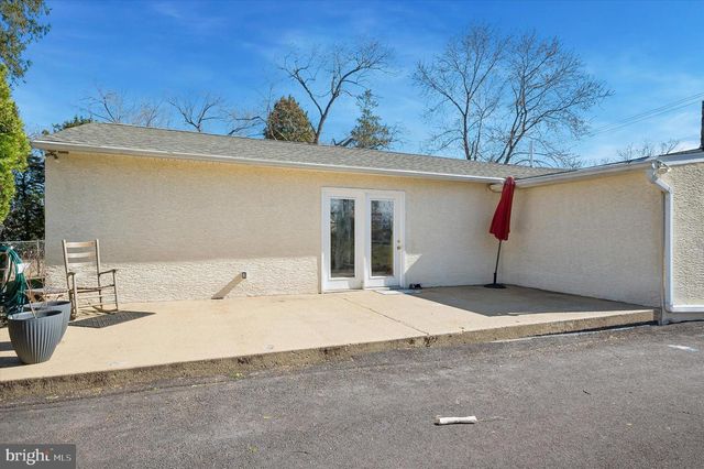 1143 PAWLINGS RD, Norristown, PA 19403