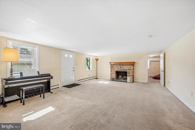 1143 PAWLINGS RD, Norristown, PA 19403