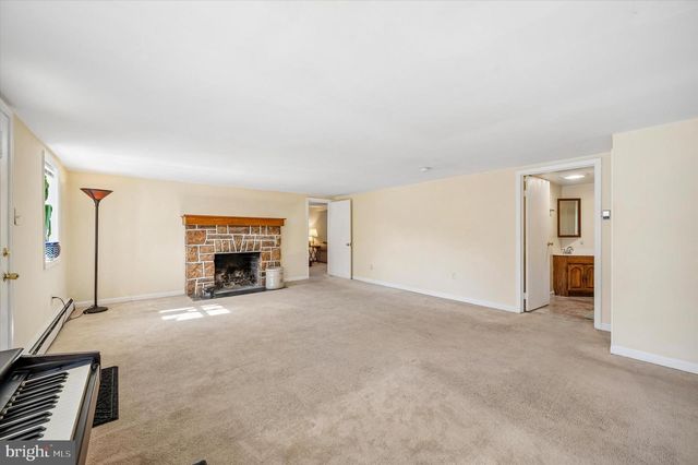 1143 PAWLINGS RD, Norristown, PA 19403