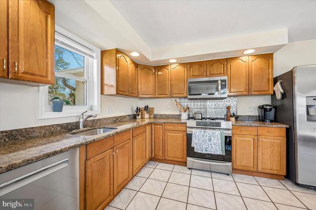 1143 PAWLINGS RD, Norristown, PA 19403